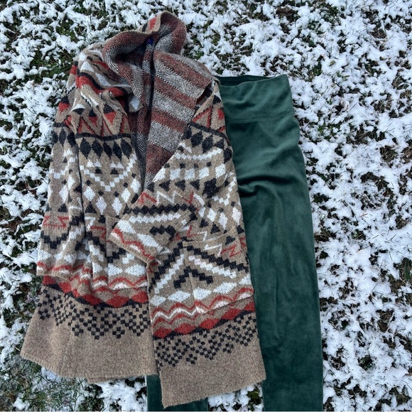 Cardigan - Picture 9 of 10